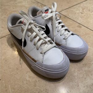 Nike Women's White and Black Sneakers